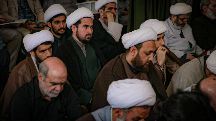 تصاویر/گردهمایی فعالان فرهنگی حماسه حضور در مدرسه علمیه آیت‌الله آخوند همدان برگزار شد