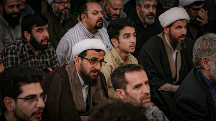 تصاویر/گردهمایی فعالان فرهنگی حماسه حضور در مدرسه علمیه آیت‌الله آخوند همدان برگزار شد