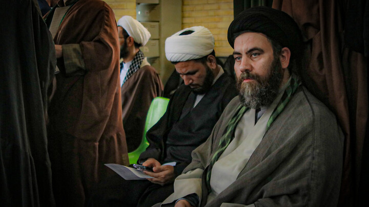 تصاویر/گردهمایی فعالان فرهنگی حماسه حضور در مدرسه علمیه آیت‌الله آخوند همدان برگزار شد