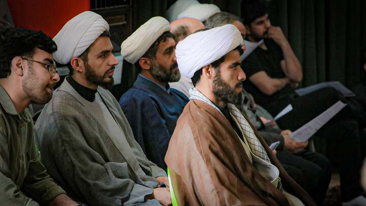 تصاویر/گردهمایی فعالان فرهنگی حماسه حضور در مدرسه علمیه آیت‌الله آخوند همدان برگزار شد