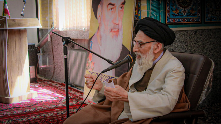 تصاویر/گردهمایی فعالان فرهنگی حماسه حضور در مدرسه علمیه آیت‌الله آخوند همدان برگزار شد