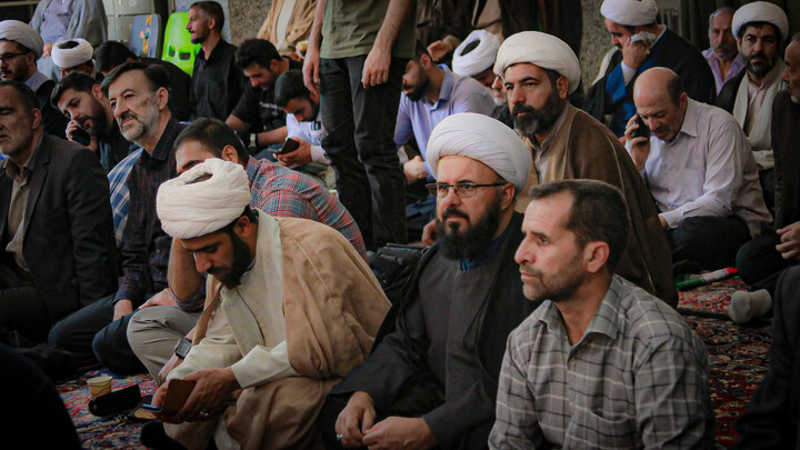 تصاویر/گردهمایی فعالان فرهنگی حماسه حضور در مدرسه علمیه آیت‌الله آخوند همدان برگزار شد