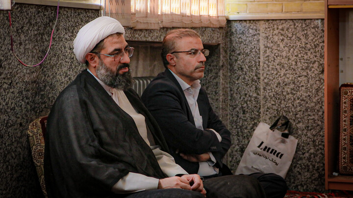 تصاویر/گردهمایی فعالان فرهنگی حماسه حضور در مدرسه علمیه آیت‌الله آخوند همدان برگزار شد