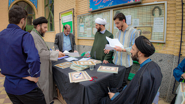 تصاویر/گردهمایی فعالان فرهنگی حماسه حضور در مدرسه علمیه آیت‌الله آخوند همدان برگزار شد