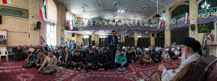 تصاویر/گردهمایی فعالان فرهنگی حماسه حضور در مدرسه علمیه آیت‌الله آخوند همدان برگزار شد