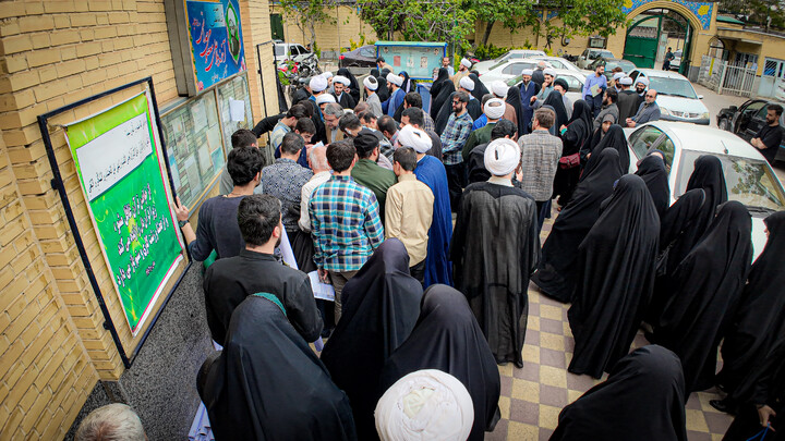تصاویر/گردهمایی فعالان فرهنگی حماسه حضور در مدرسه علمیه آیت‌الله آخوند همدان برگزار شد