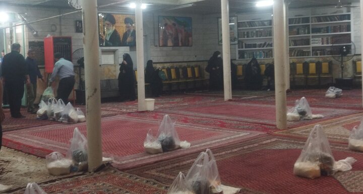 تصاویر/ طرح مواسات و همدلی به یاد شهید تنگسیری در مسجد امام زمان(عج)