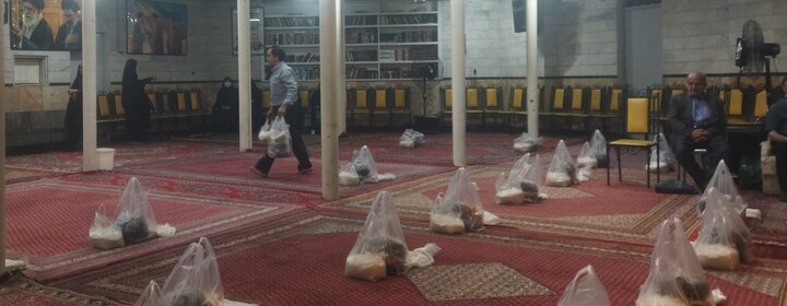 تصاویر/ طرح مواسات و همدلی به یاد شهید تنگسیری در مسجد امام زمان(عج)