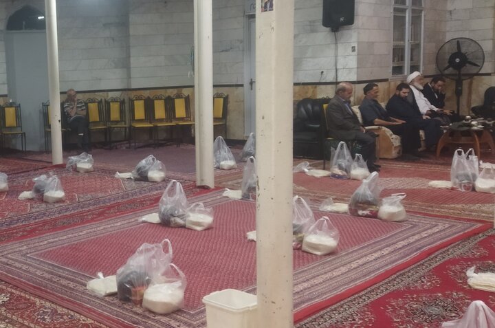 تصاویر/ طرح مواسات و همدلی به یاد شهید تنگسیری در مسجد امام زمان(عج)