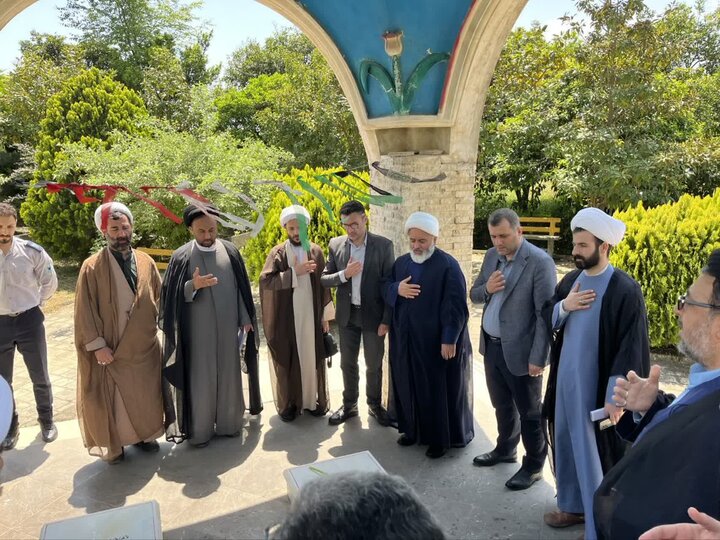 تصاویر/ زیارت اساتید و طلاب «المهدی (ع)» از مزار شهدای گمنام در دانشگاه آزاد اسلامی رامسر