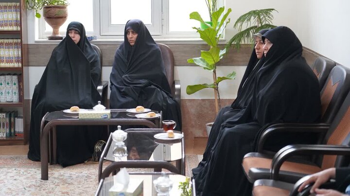 تصاویر/ دیدار امام جمعه شهرستان خوی با گروه های جهادی