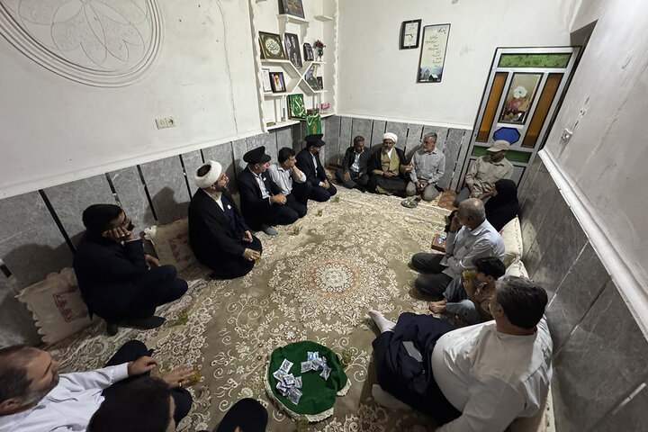 پرچم حرم کریمه اهل‌بیت(س) به منازل شهدای استان هرمزگان رفت