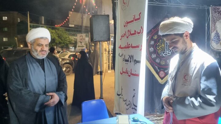 تصاویر/ خدمت رسانی طلاب مدرسه علمیه خاتم الانبیاء (ص) بابل در تجمع مردمی