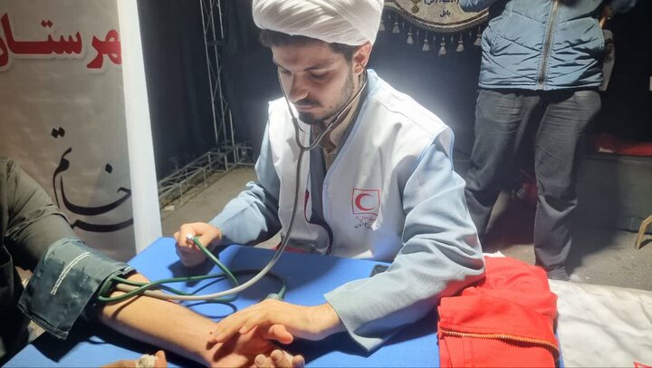 تصاویر/ خدمت رسانی طلاب مدرسه علمیه خاتم الانبیاء (ص) بابل در تجمع مردمی