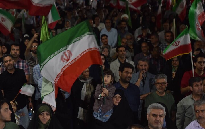 تصاویر/ موج هفتادوسوم حضور اسلامشهری‌ها در خیابان