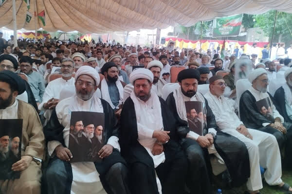 پشاور پاکستان میزبان گردهمایی باشکوه شهادت امام خامنهای (قدس سره) بود