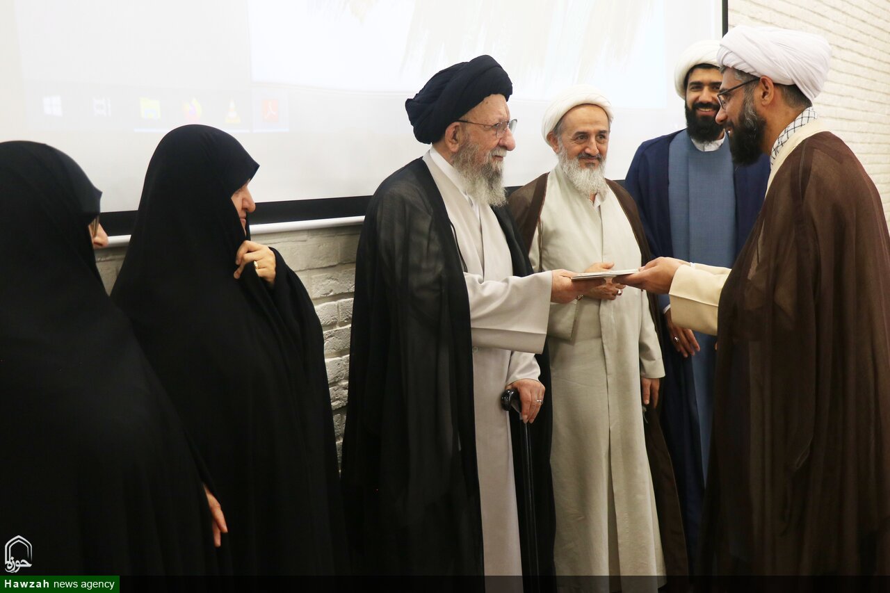 تصاویر / مراسم بزرگداشت شهید مطهری و پاسداشت هفته معلم و کارگر در گرگان
