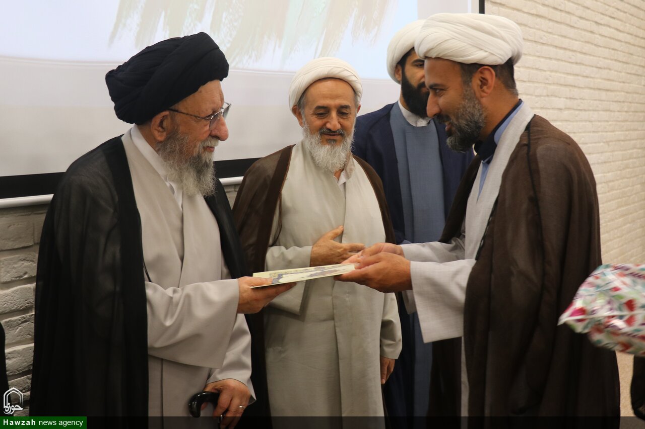 تصاویر / مراسم بزرگداشت شهید مطهری و پاسداشت هفته معلم و کارگر در گرگان