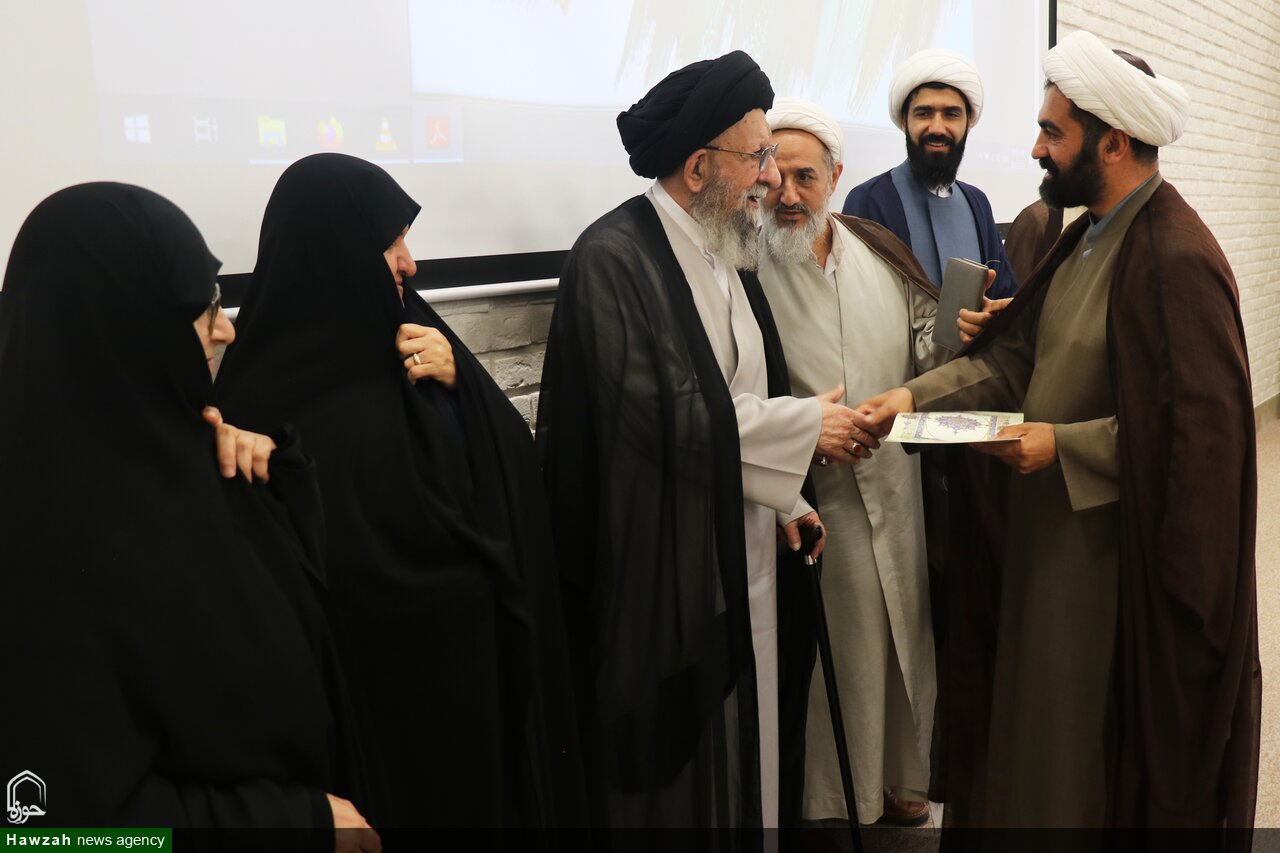 تصاویر / مراسم بزرگداشت شهید مطهری و پاسداشت هفته معلم و کارگر در گرگان