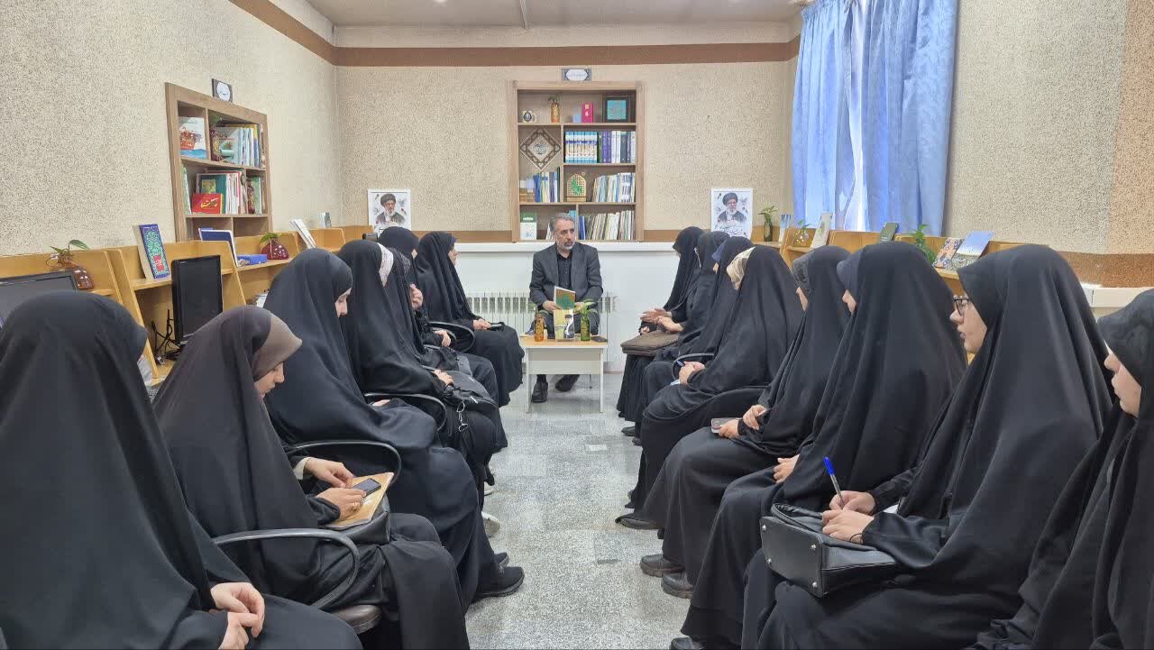نشست علمی ابعاد حقوق انسانی در تعالیم امام رضا (ع) در مرکز تحقیقات تربیت دینی دانشگاه بین‌المللی امام رضا (ع) 