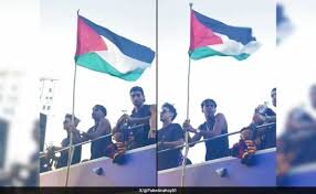 Barcelona superstar Lamine Yamal waves Palestine flag during La Liga title parade