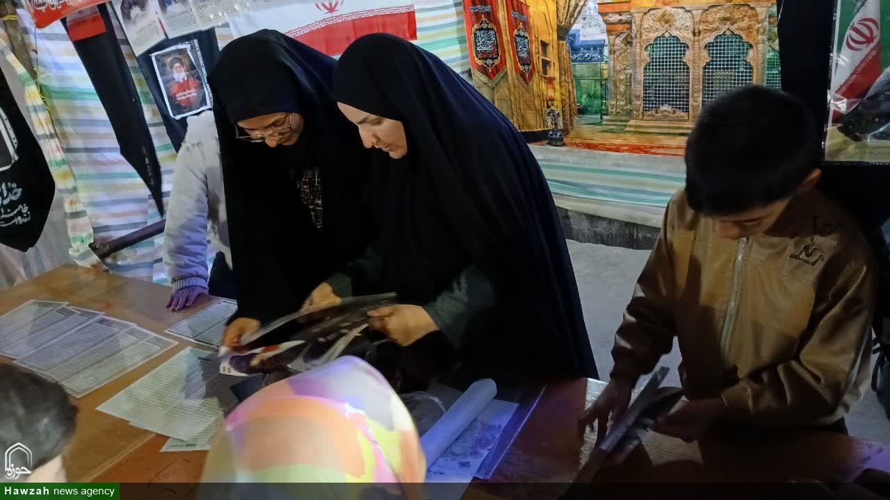 فعالیت‌های متنوع فرهنگی و تبلیغی موکب مدرسه علمیه الزهرا(س) بستان آباد در تجمعات شبانه + عکس