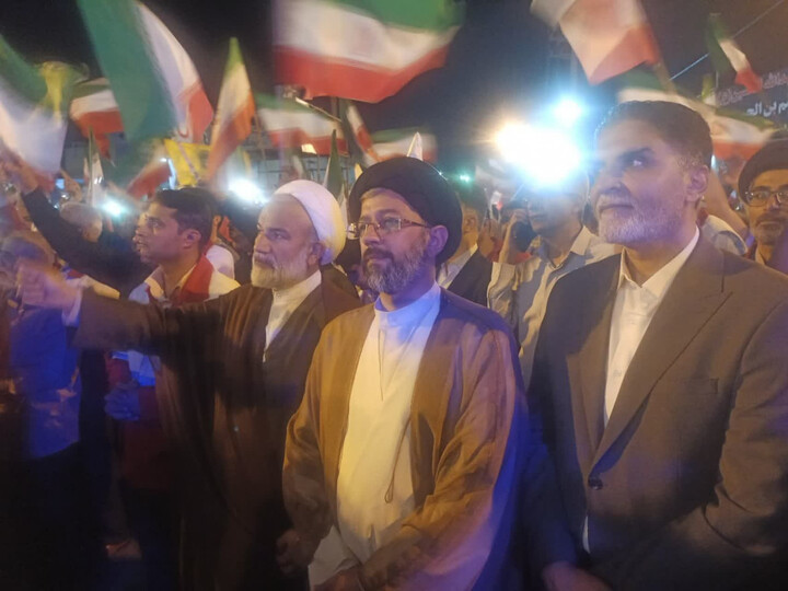 تصاویر/ شور حماسی برازجانی ها در هفتاد و سومین شب سنگر خیابان