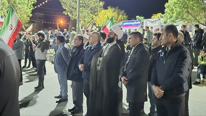 تصاویر / اجتماع بزرگ‌ مردمی شبانه در رزن