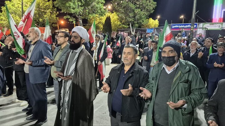 تصاویر / اجتماع بزرگ‌ مردمی شبانه در رزن