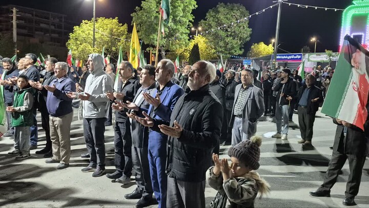 تصاویر / اجتماع بزرگ‌ مردمی شبانه در رزن