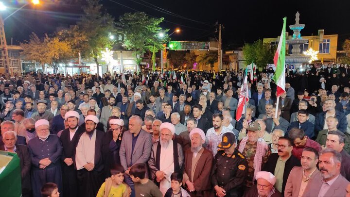 تصاویر/ هفتاد و سومین شب متوالی؛ نمایش غیرت دینی و ولایتمداری در محکومیت استکبار در شاهین دژ