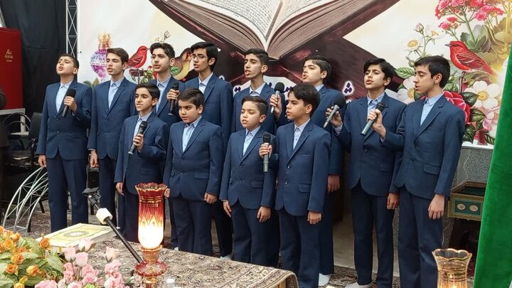 تصاویر/ محفل انس با قرآن با حضور گروه بین‌المللی «بینه»استان اصفهان درنطنز