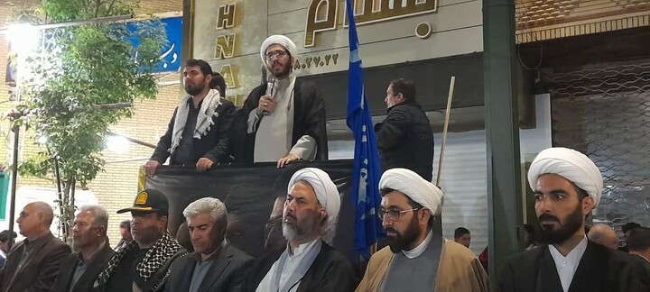 تصاویر/ هفتاد و سومین شب؛ خونخواهی رهبر شهید انقلاب شعار اول مردم میدان اصلی اسکو