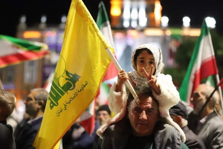 تصاویر/ هفتاد و سومین شب؛ خونخواهی رهبر شهید انقلاب شعار اول مردم میدان ساعت تبریز