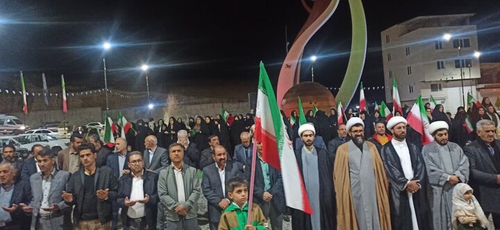 تصاویر/ هفتاد و سومین شب؛ خونخواهی رهبر شهید انقلاب شعار اول مردم میدان اصلی دندی