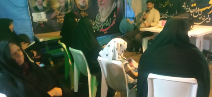 تصاویر/برگزاری نشست تبیین مسائل جنگ در موکب مدرسه علمیه فاطمه‌الزهرا اراک