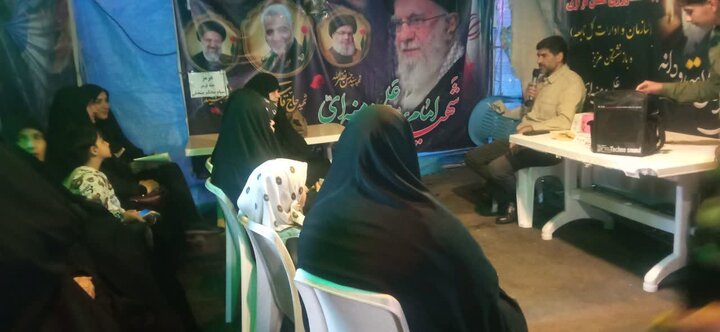 تصاویر/برگزاری نشست تبیین مسائل جنگ در موکب مدرسه علمیه فاطمه‌الزهرا اراک
