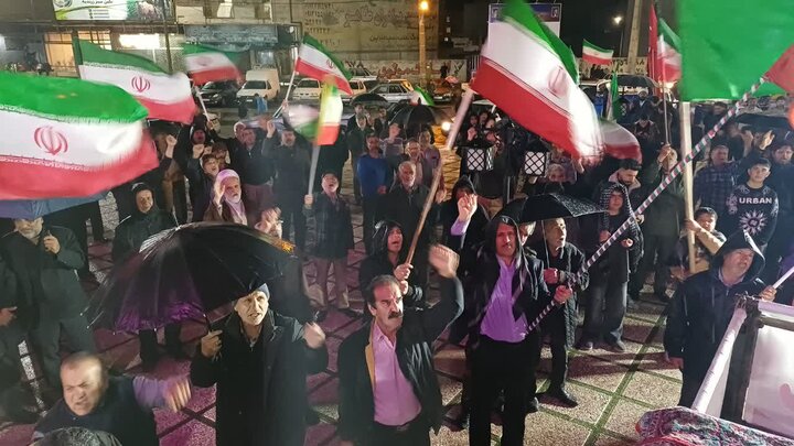 تصاویر/هفتاد و سومین شب حضور پرشور مردم ولایتمدار مامونیه در تجدید بیعت با آرمان‌های انقلاب
