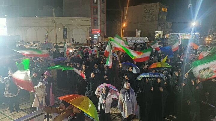 تصاویر/هفتاد و سومین شب حضور پرشور مردم ولایتمدار مامونیه در تجدید بیعت با آرمان‌های انقلاب