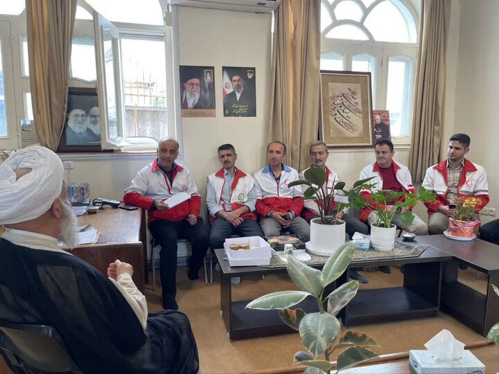 تصاویر/ دیدار اعضای هلال احمر بابل با امام جمعه شهرستان