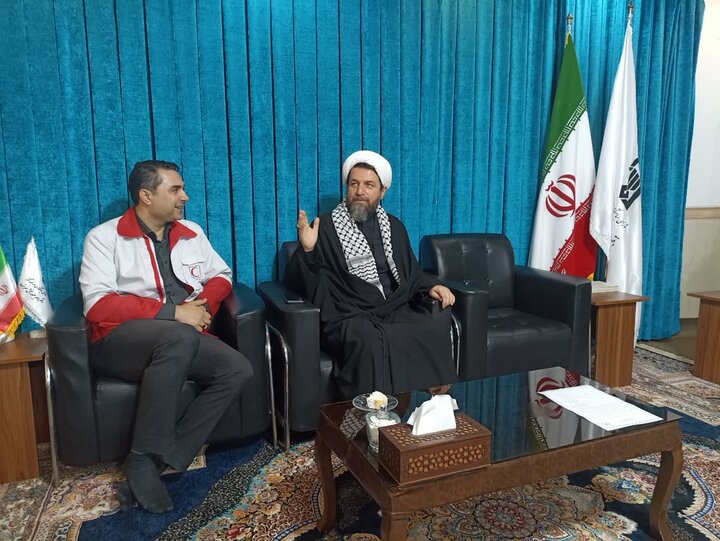 تصاویر/ دیدارهای اعضای قرارگاه «ایران همدل» و «هلال احمر» محمودآباد با امام جمعه سرخ رود