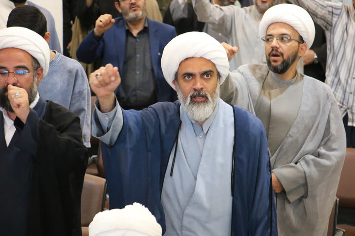 تصاویر | تجدید بیعت فعالین فرهنگی حوزه علمیه اصفهان با رهبر معظم انقلاب اسلامی