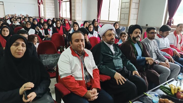 تصاویر/ مراسم تجلیل از مجموعه هلال احمر با حضور امام جمعه شهرستان چالوس