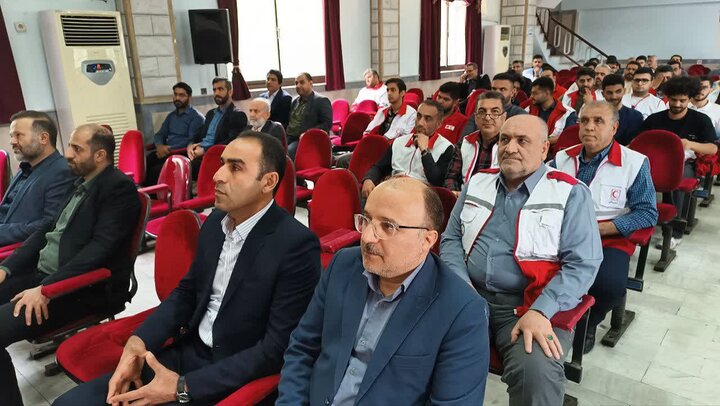 تصاویر/ مراسم تجلیل از مجموعه هلال احمر با حضور امام جمعه شهرستان چالوس