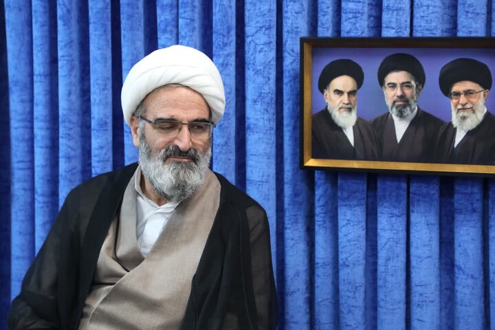 تصاویر/ نماینده ولی‌فقیه در استان در دیدار با فرمانده انتظامی استان سمنان