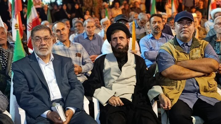 تصاویر/ گوشه‌هایی از تجمع خیابانی «شب‌های اقتدار» توسط مردم گرمسار