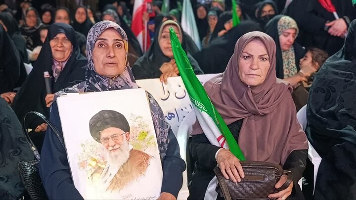 تصاویر/ گوشه‌هایی از تجمع خیابانی «شب‌های اقتدار» توسط مردم گرمسار