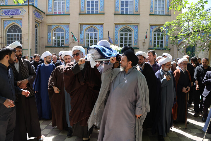 تصاویر / آخرین حضور استاد پیشکسوت حوزه در مدرسه علمیه آیت الله آخوند(ره)