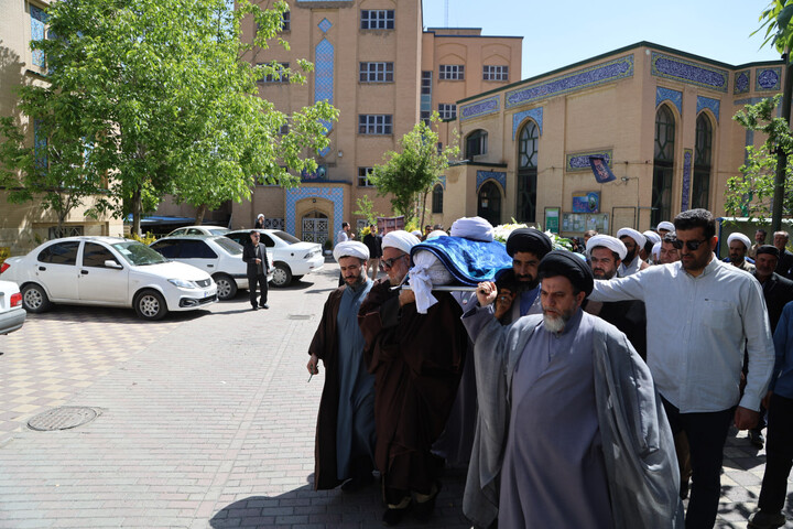 تصاویر / آخرین حضور استاد پیشکسوت حوزه در مدرسه علمیه آیت الله آخوند(ره)
