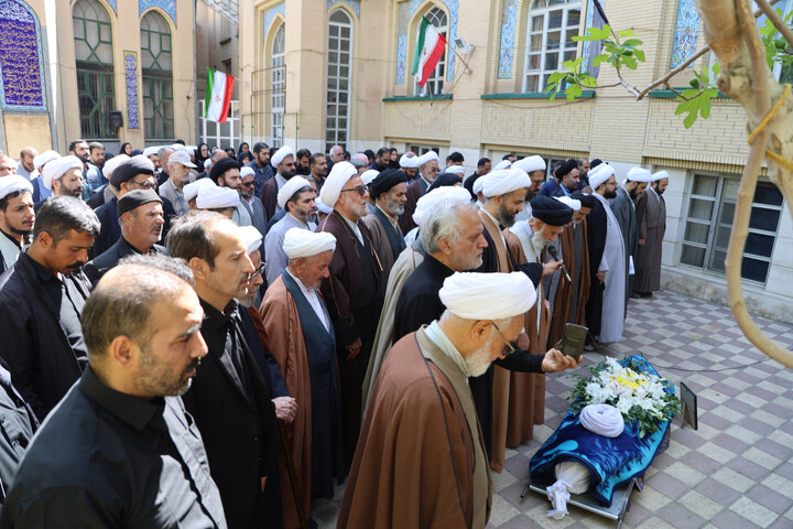 تصاویر / آخرین حضور استاد پیشکسوت حوزه در مدرسه علمیه آیت الله آخوند(ره)